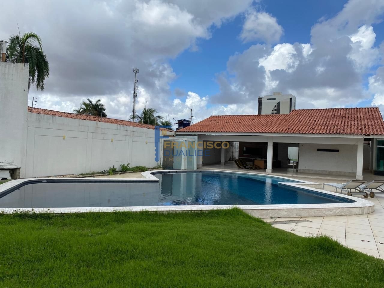 Mansão na Sambaquis — foto 2 de 28
