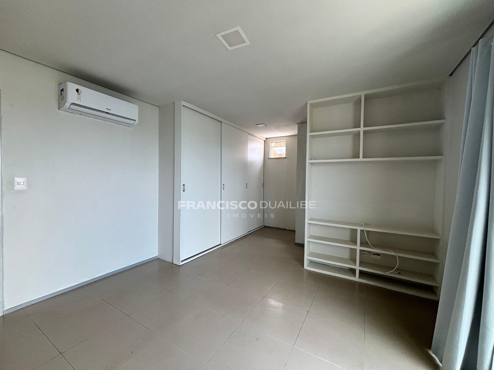 APARTAMENTO  –  VISTA DEFINITIVA PARA A LAGOA — foto 4 de 26