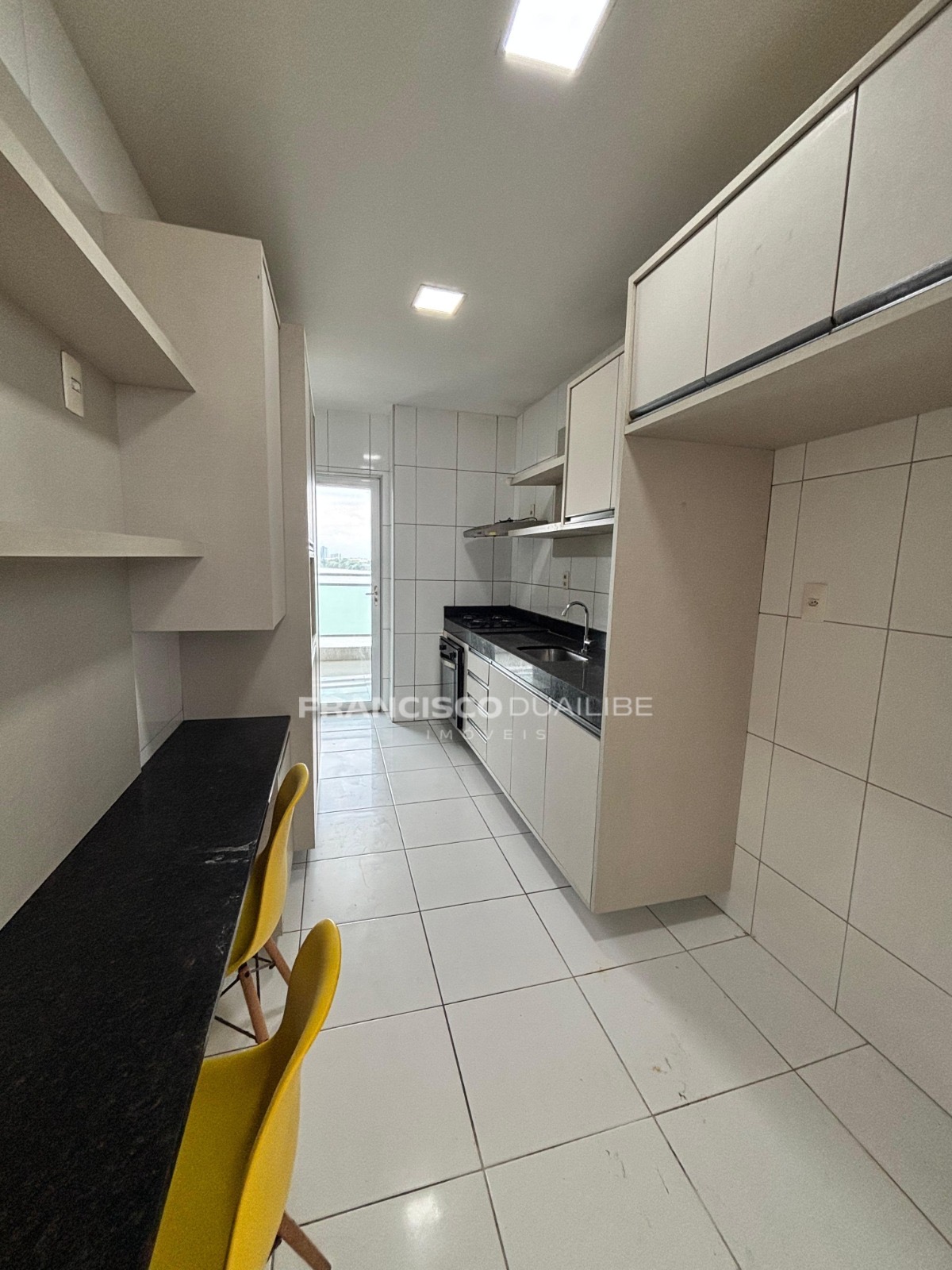 APARTAMENTO  –  VISTA DEFINITIVA PARA A LAGOA — foto 5 de 26